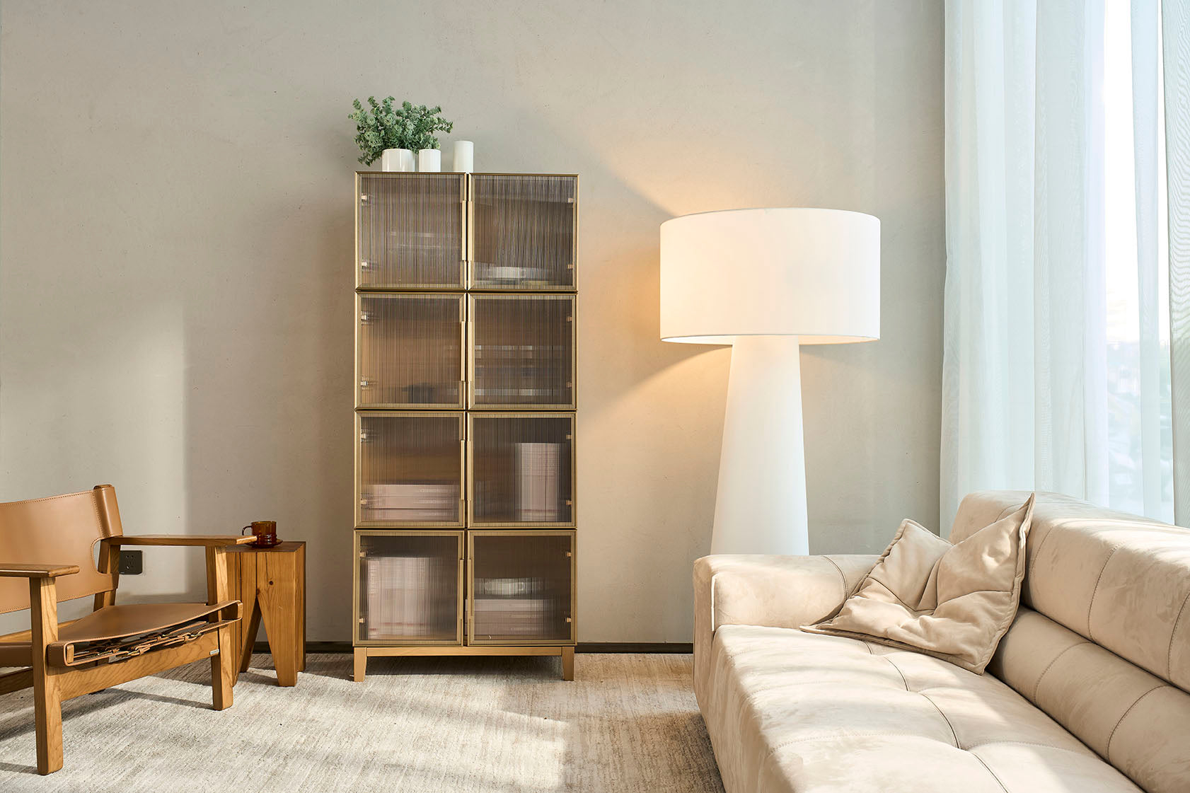 The cozy nest Italian minimalist style 4-drawer chest in natural wood color is equipped with translucent double doors.
